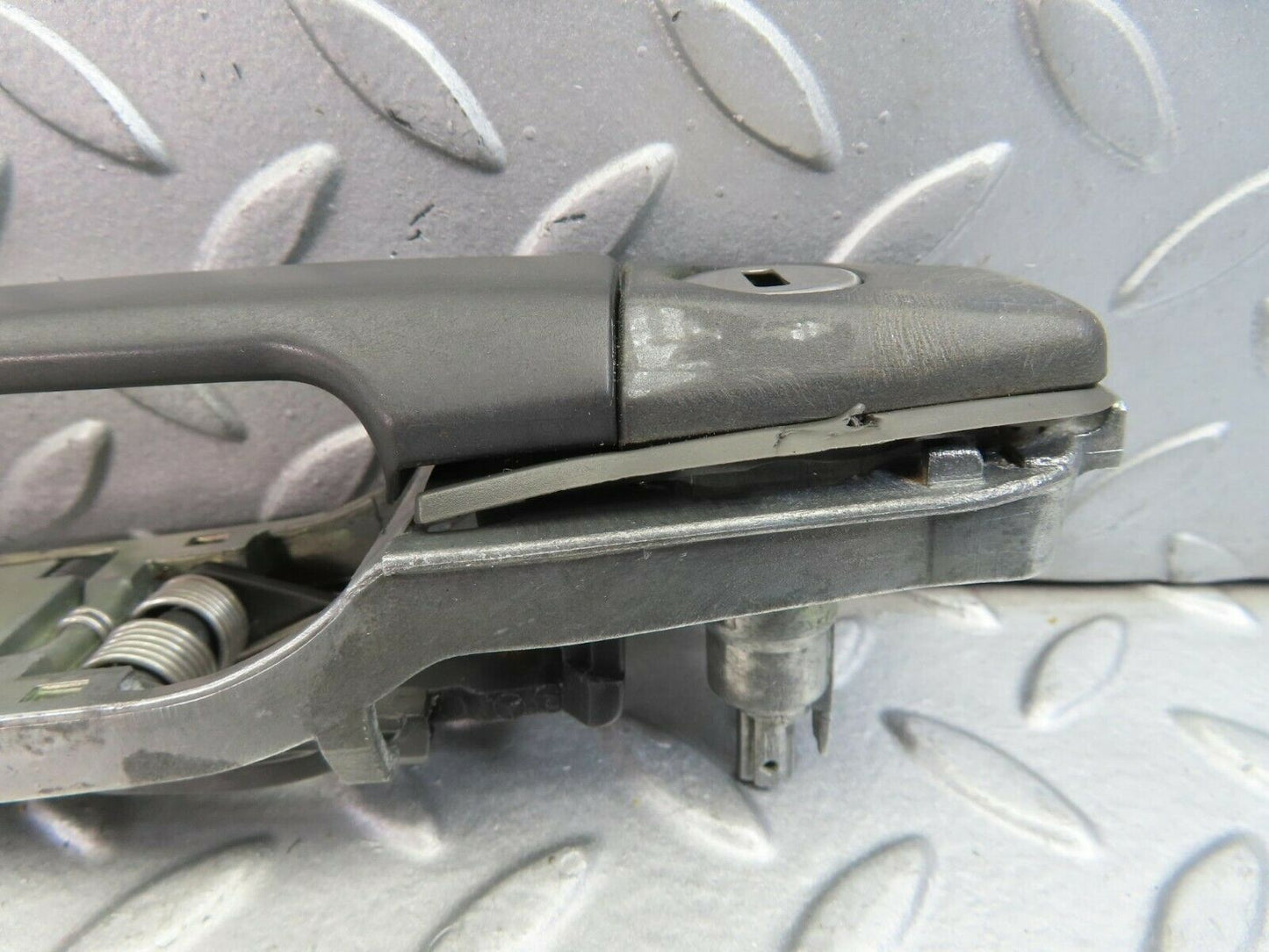 9381 Mercedes-Benz C124 300CE Coupe Left Door Handle No Key