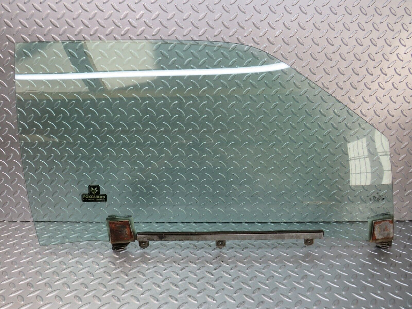 26472 Mercedes-Benz C124 220CE Coupe Right Door Window Glass