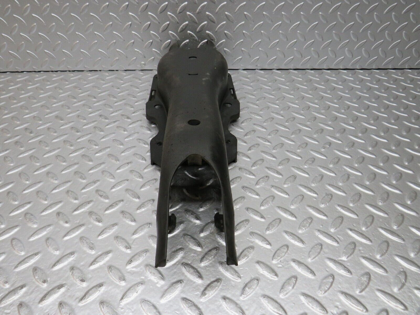 30210 Mercedes-Benz W220 S430 Rear Left Control Arm Cover 2203521188
