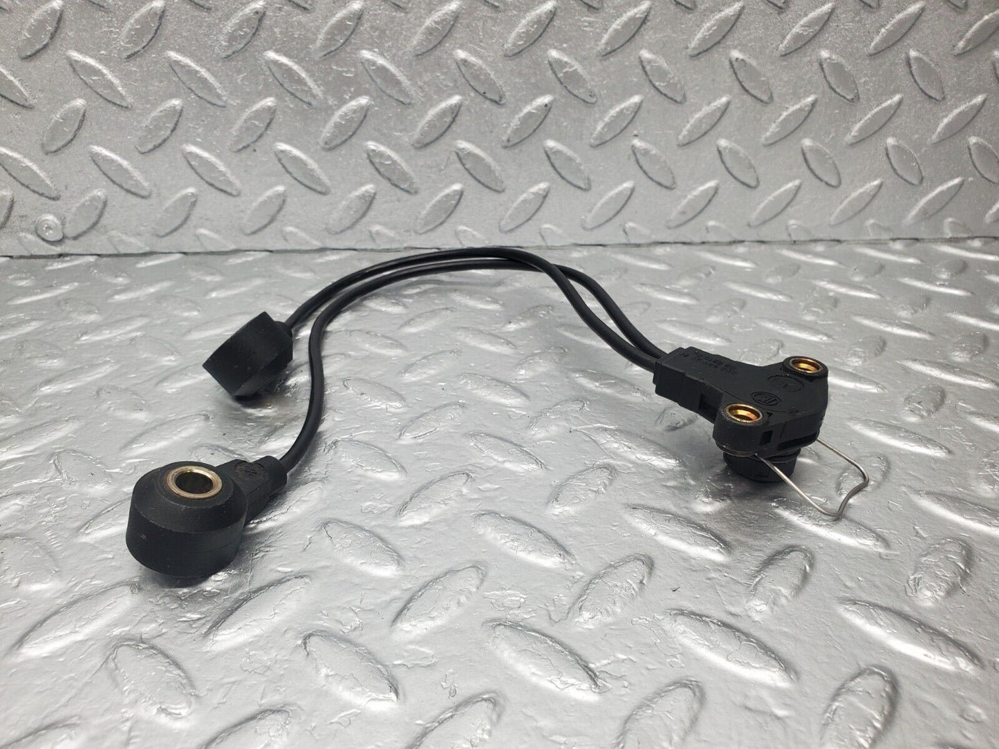 46202 Mercedes-Benz W124 280E Knock Sensor 0031537728 2025402081