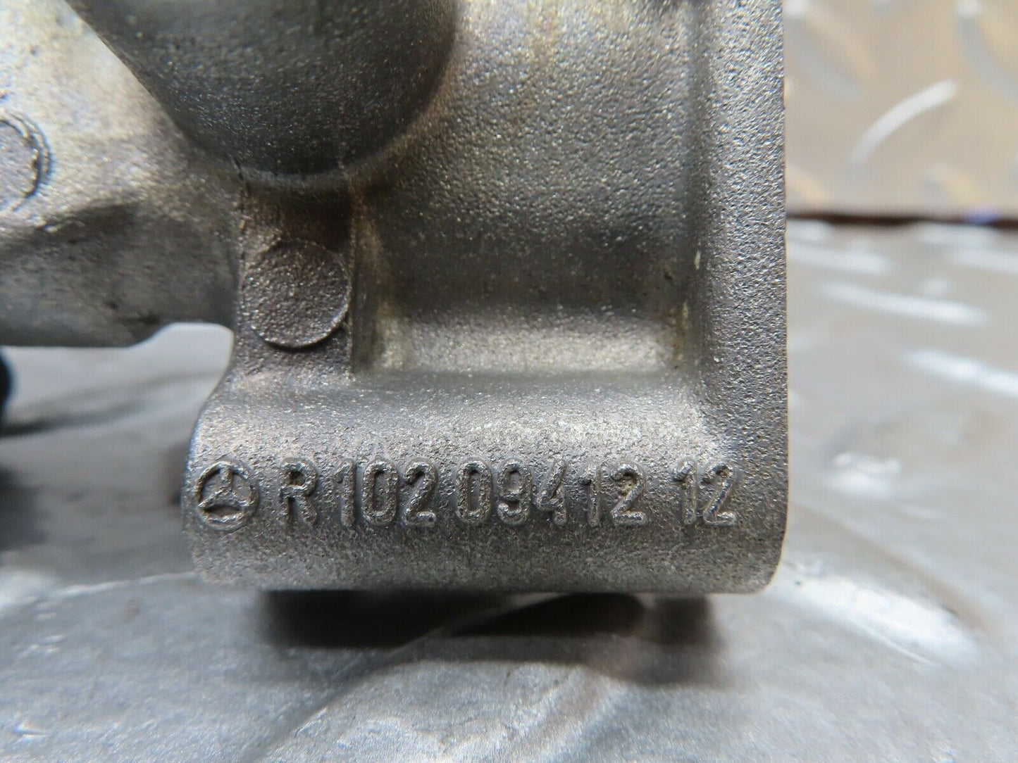 21199 Mercedes-Benz W123 230E Idle Control Valve 1020941212