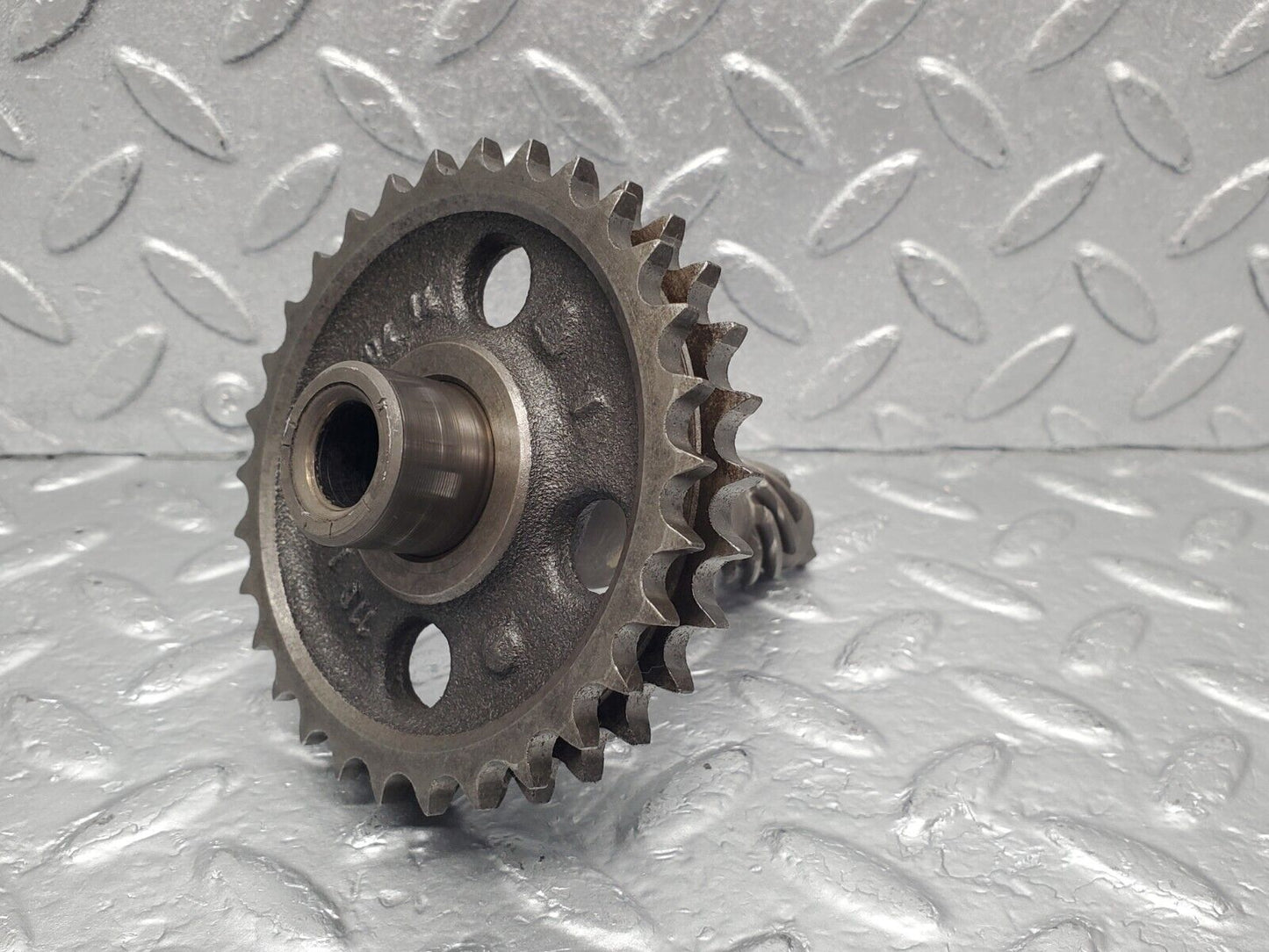 46275 Mercedes-Benz W126 420SE Camshaft Intermediate Timing Gear 1161570414