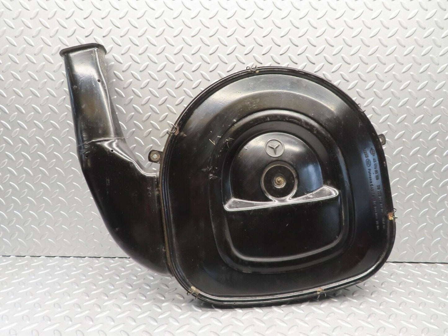 11822 Mercedes-Benz R107 450SL Air Filter Housing 4517485106
