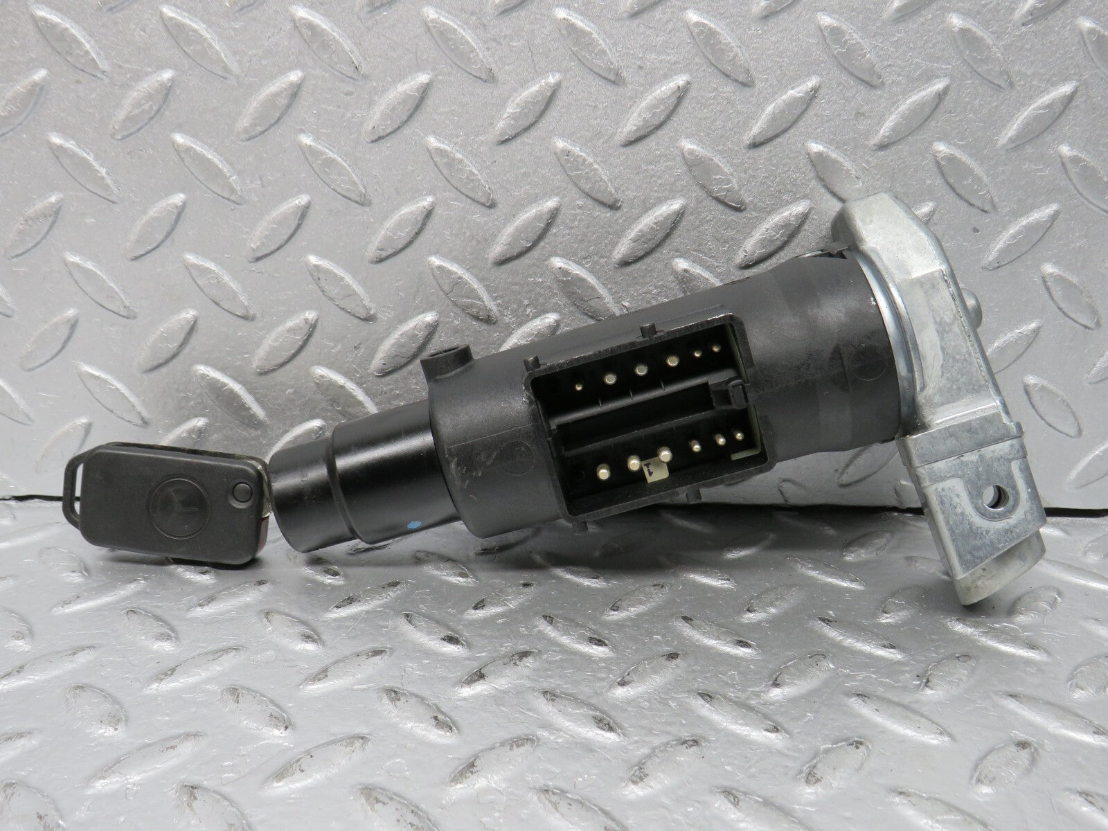 47205123