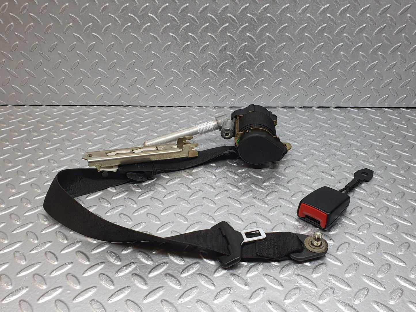 41986 Mercedes-Benz W202 C200 Front Right Seat Belt With Buckles 2018680222 1248600088 2088600369