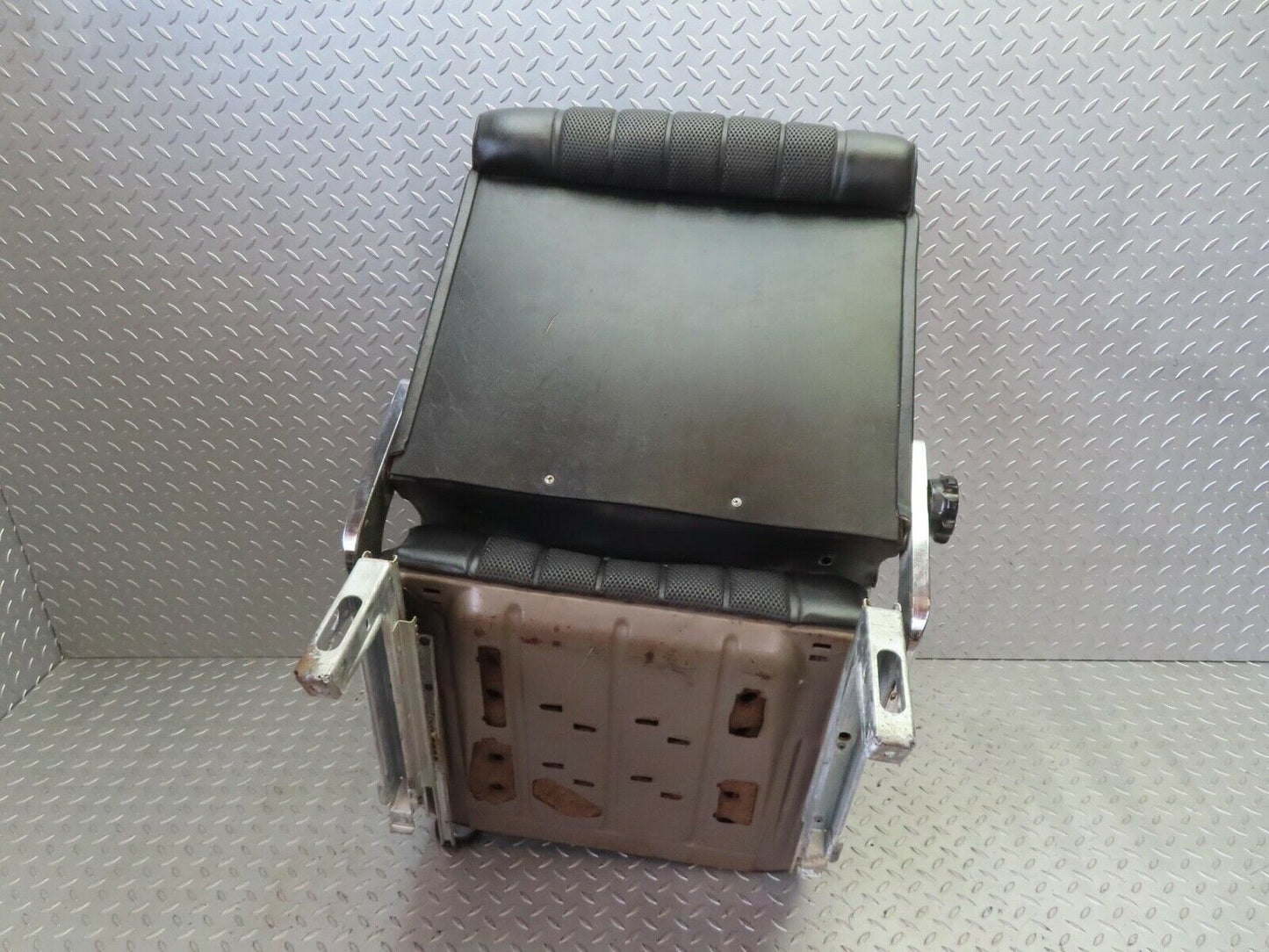 13022 Mercedes-Benz W111 220S Front Right Passenger Seat Black LHD