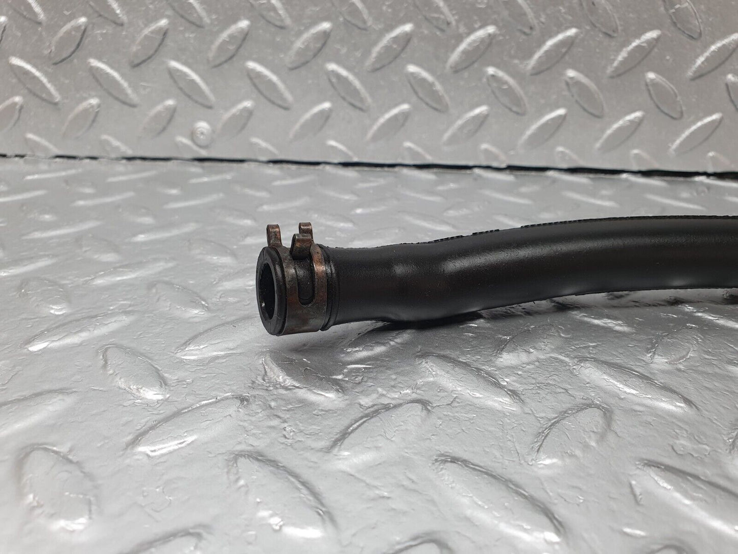 42550 Mercedes-Benz R129 320SL Coupe Crankcase Breather Pipe 1040943582
