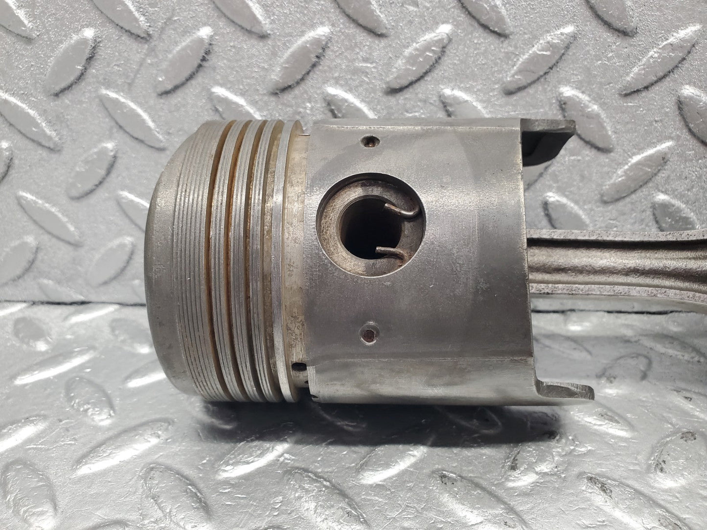 W112 piston with connecting rod used OEM