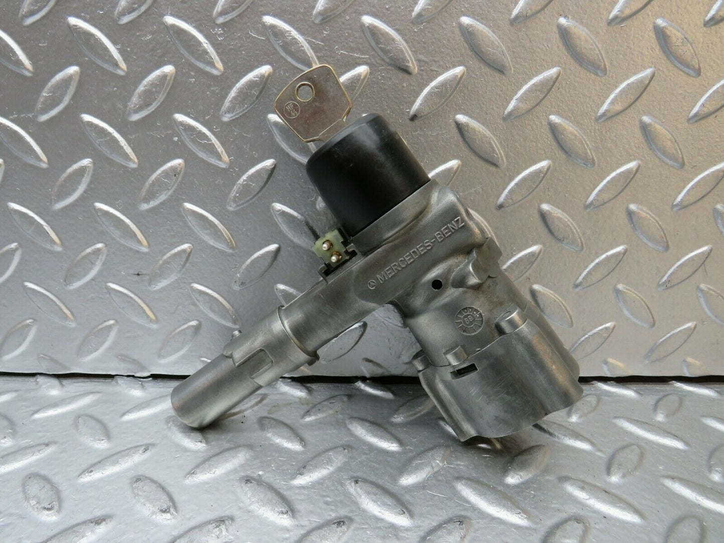 22988 Mercedes-Benz C123 230CE Coupe Steering Lock Ignition Switch With Key