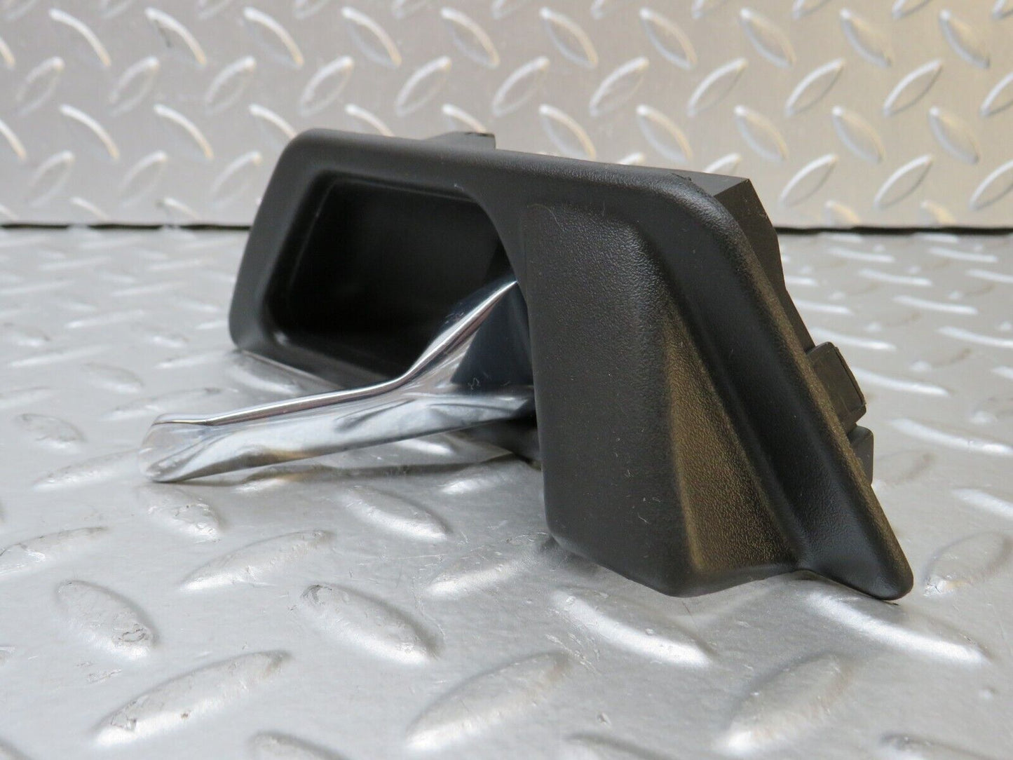 30266 Mercedes-Benz W124 230E Interior Door Handle Front Right 1247600261