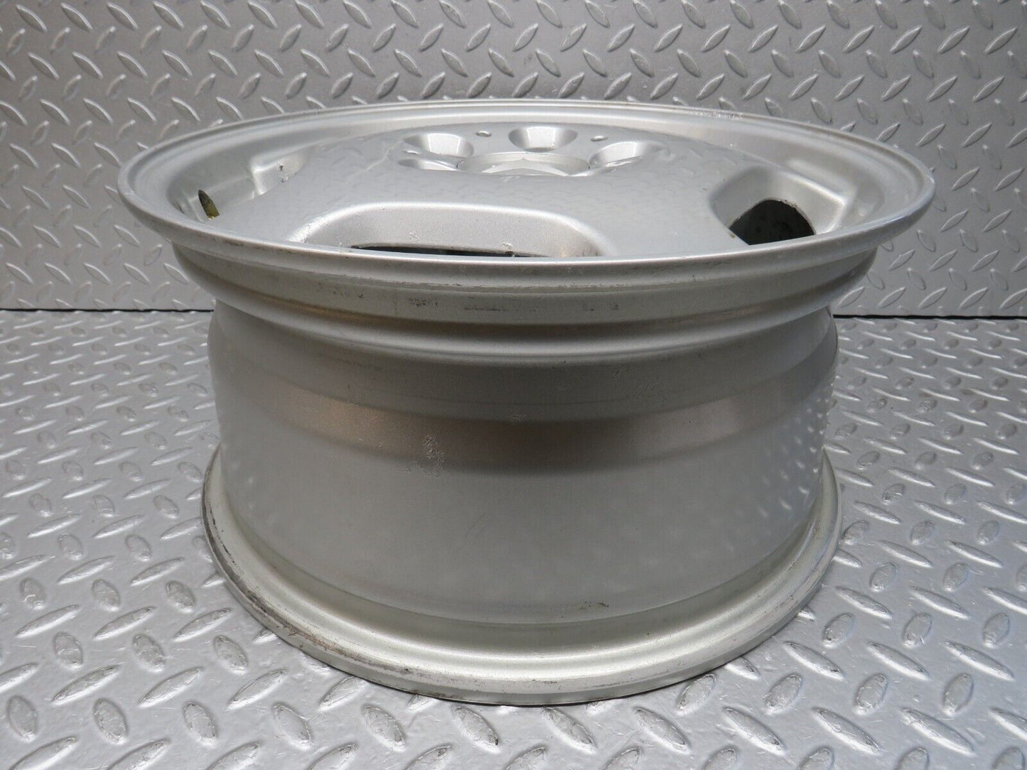 38190 Mercedes-Benz A124 Alloy Wheel 7Jx15H2 ET37 KBA44301