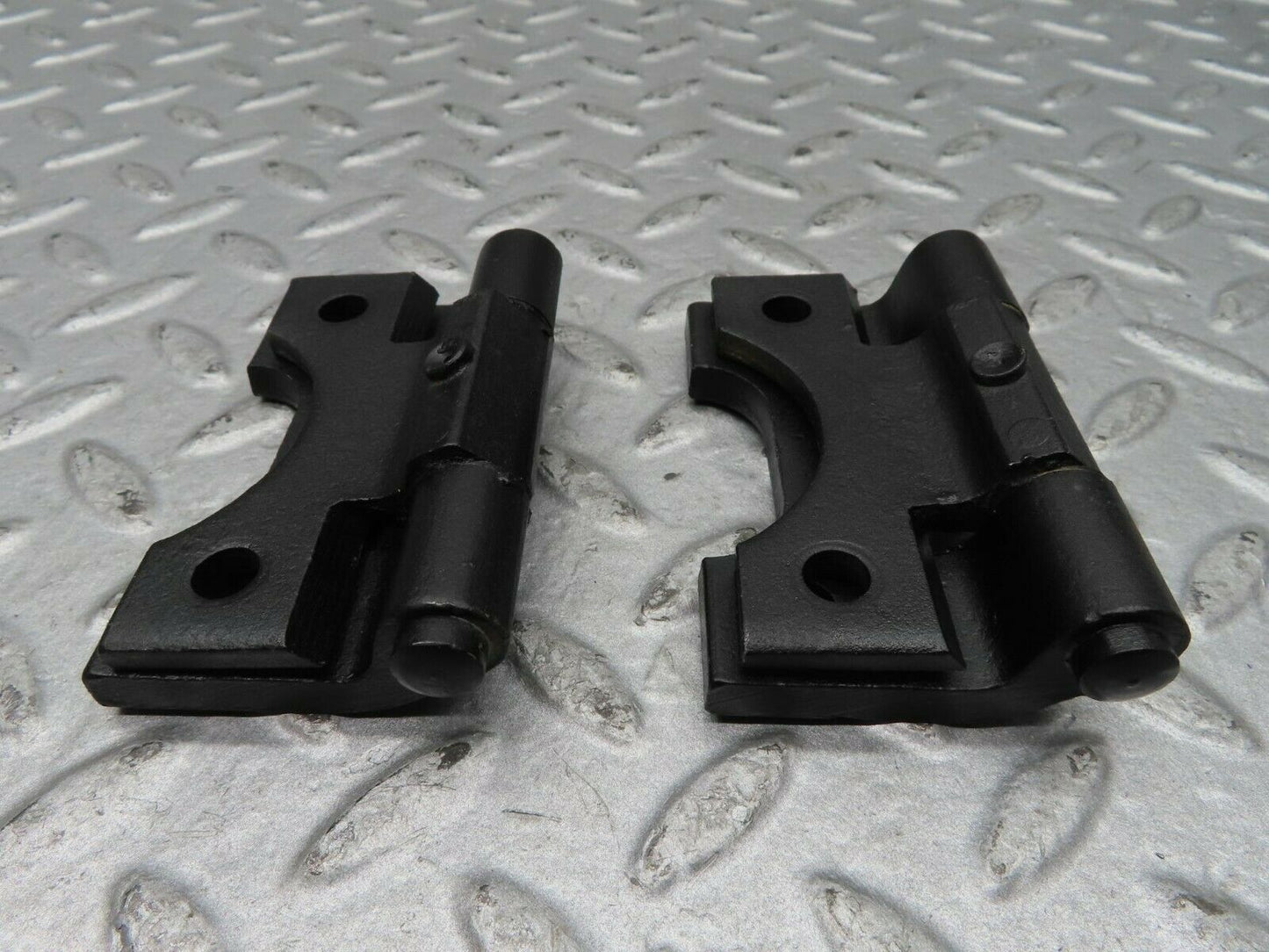 16699 Mercedes-Benz C107 380SLC Left Door Hinges