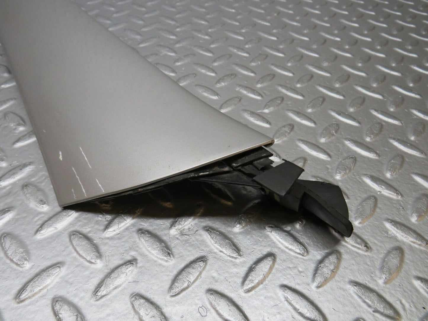 39354 Mercedes-Benz R129 320SL Coupe A Pillar Exterior Cover Trim Right 1296980218 1296980298