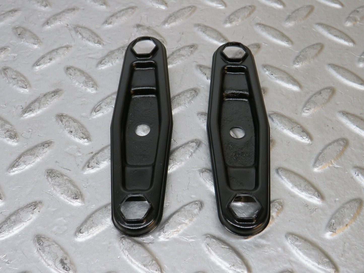 29917 Mercedes-Benz W123 230E Fuel Injector Bracket Pair