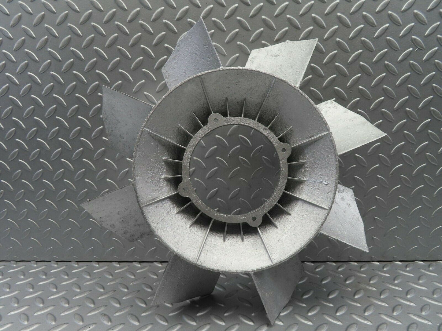 6989 Mercedes-Benz C107 350SLC Coupe Engine Cooling Fan