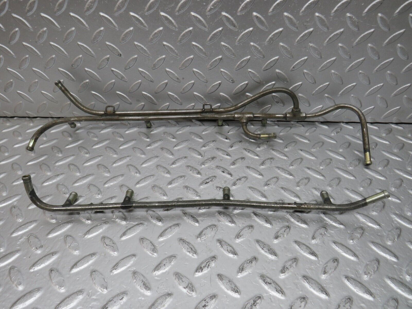 32817 Mercedes-Benz C107 R107 350 V8 Fuel Injector Rail Pipe