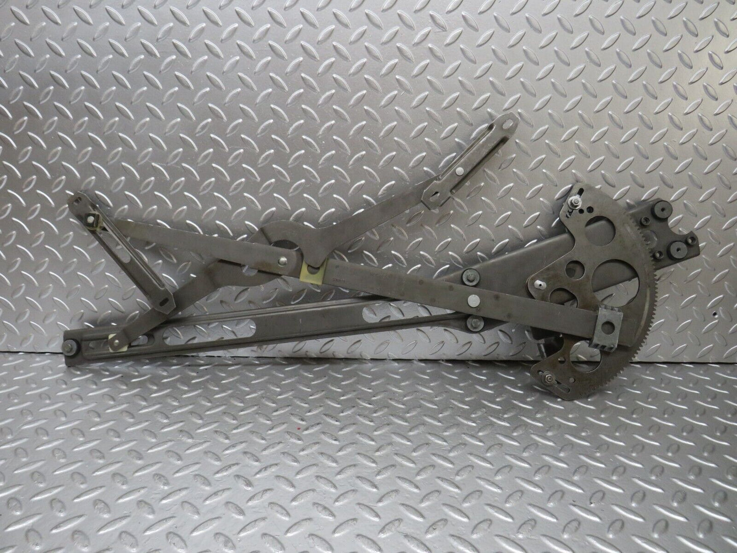 25081 Mercedes-Benz R107 C107 Front Right Power Window Regulator 1077200846