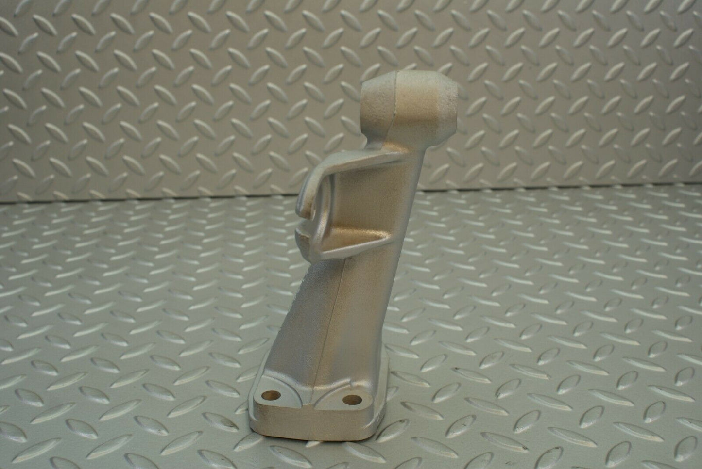 2865 Mercedes-Benz C123 280CE Coupe Engine Mounth Bracket Righ Side 1232230304