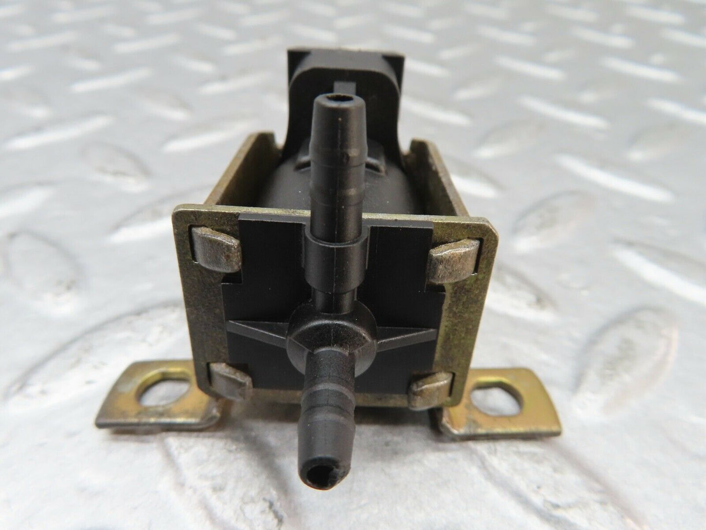 20051 Mercedes-Benz R129 300SL Coupe Vacuum Control Valve Pierburg 0015407097