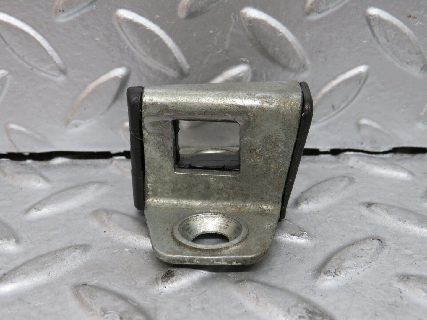 29122 Mercedes-Benz C124 320CE Coupe Door Lock Latch