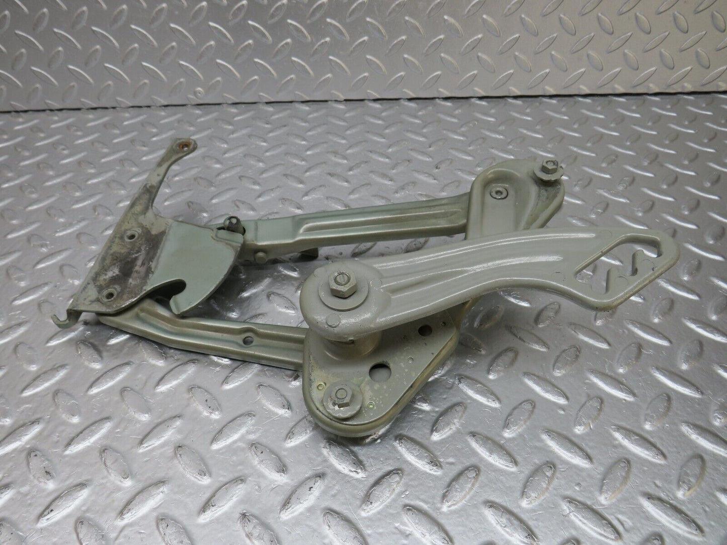 34159 Mercedes-Benz W124 260E Bonnet Hinge Right 1248800228 1248871074