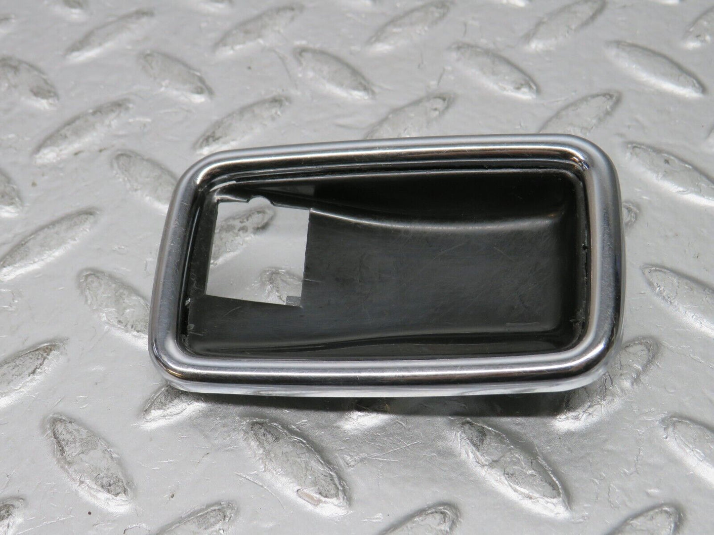 0550 Mercedes-Benz W123 230E Chrome Frame For Door Opener Right 1087660611