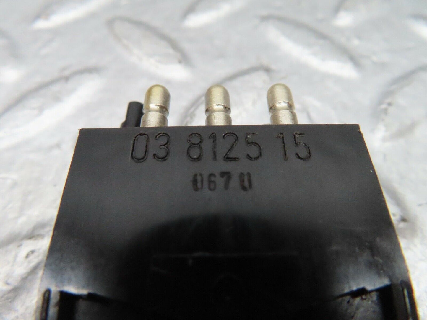 18089 Mercedes-Benz W123 200 Rear Heated Windscreen Switch 03812515