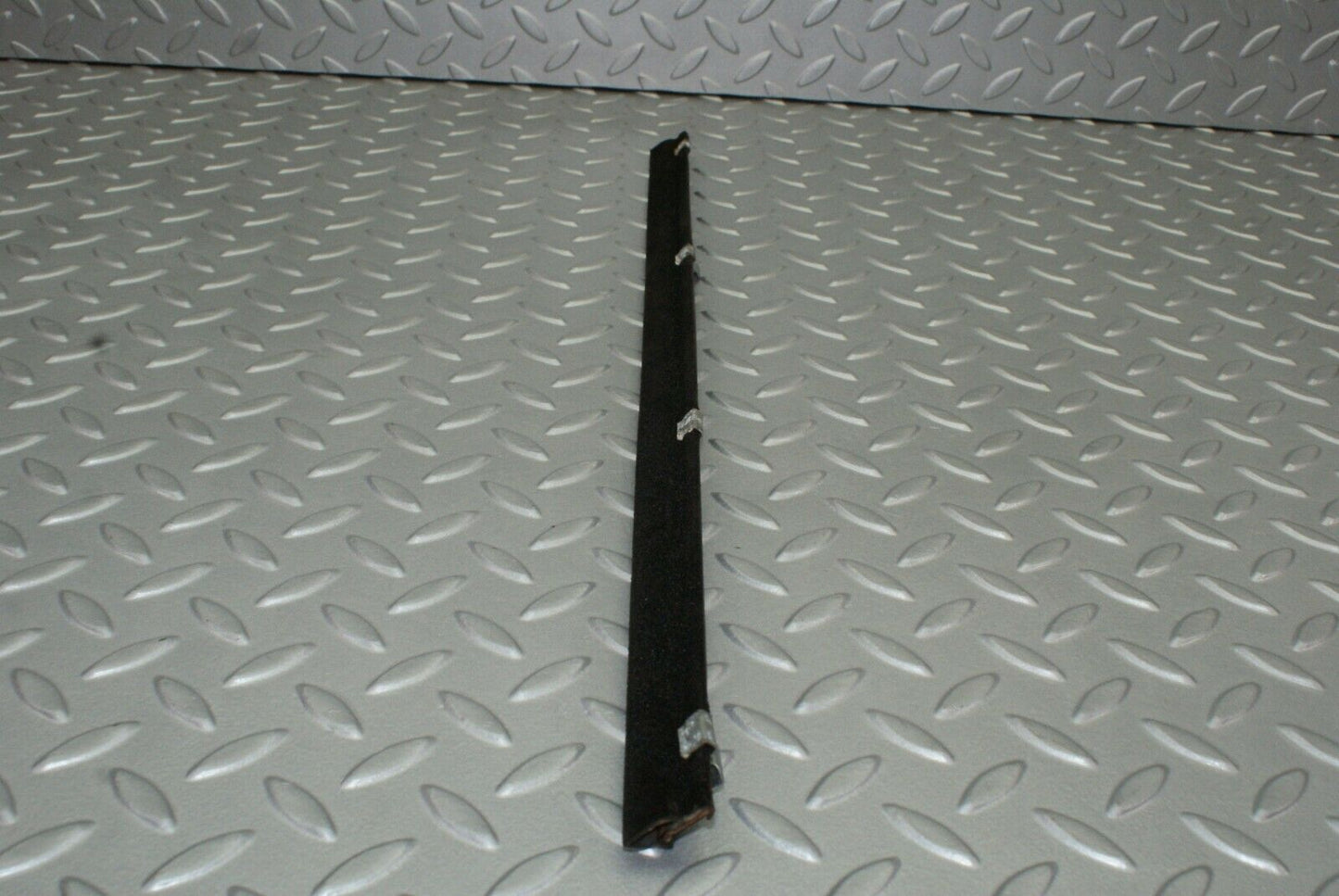 2649 Mercedes-Benz W116 350SE Glass Seal Trim Rubber Rear Left