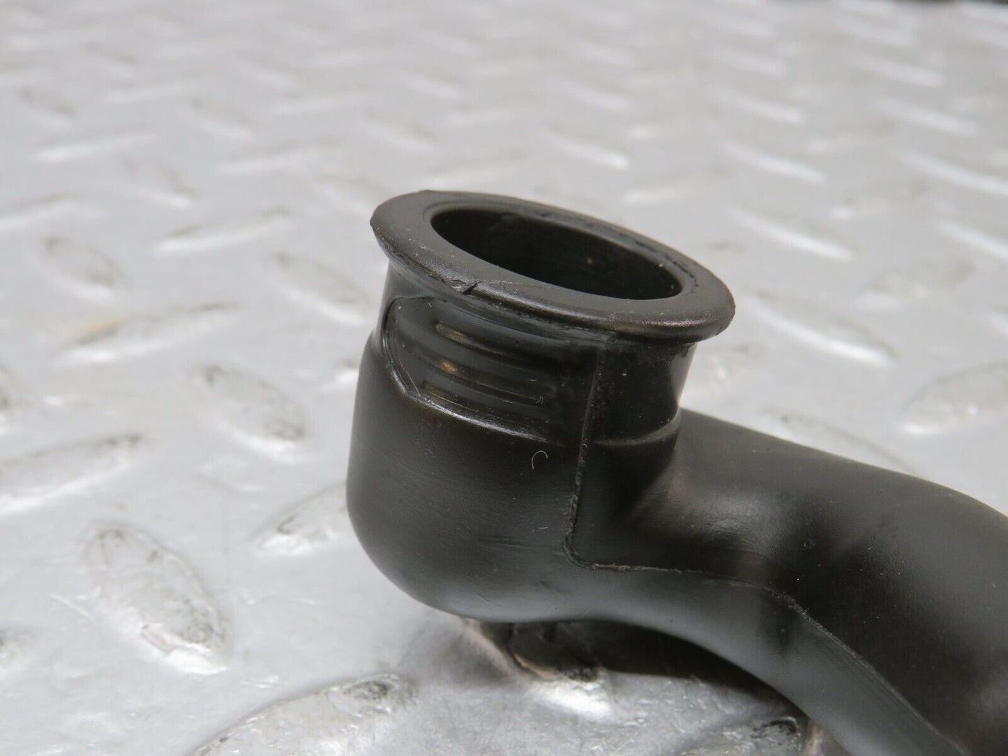 36281 Mercedes-Benz W126 420SE Crankcase Breather Hose Pipe 2x 1160940791 1170940882