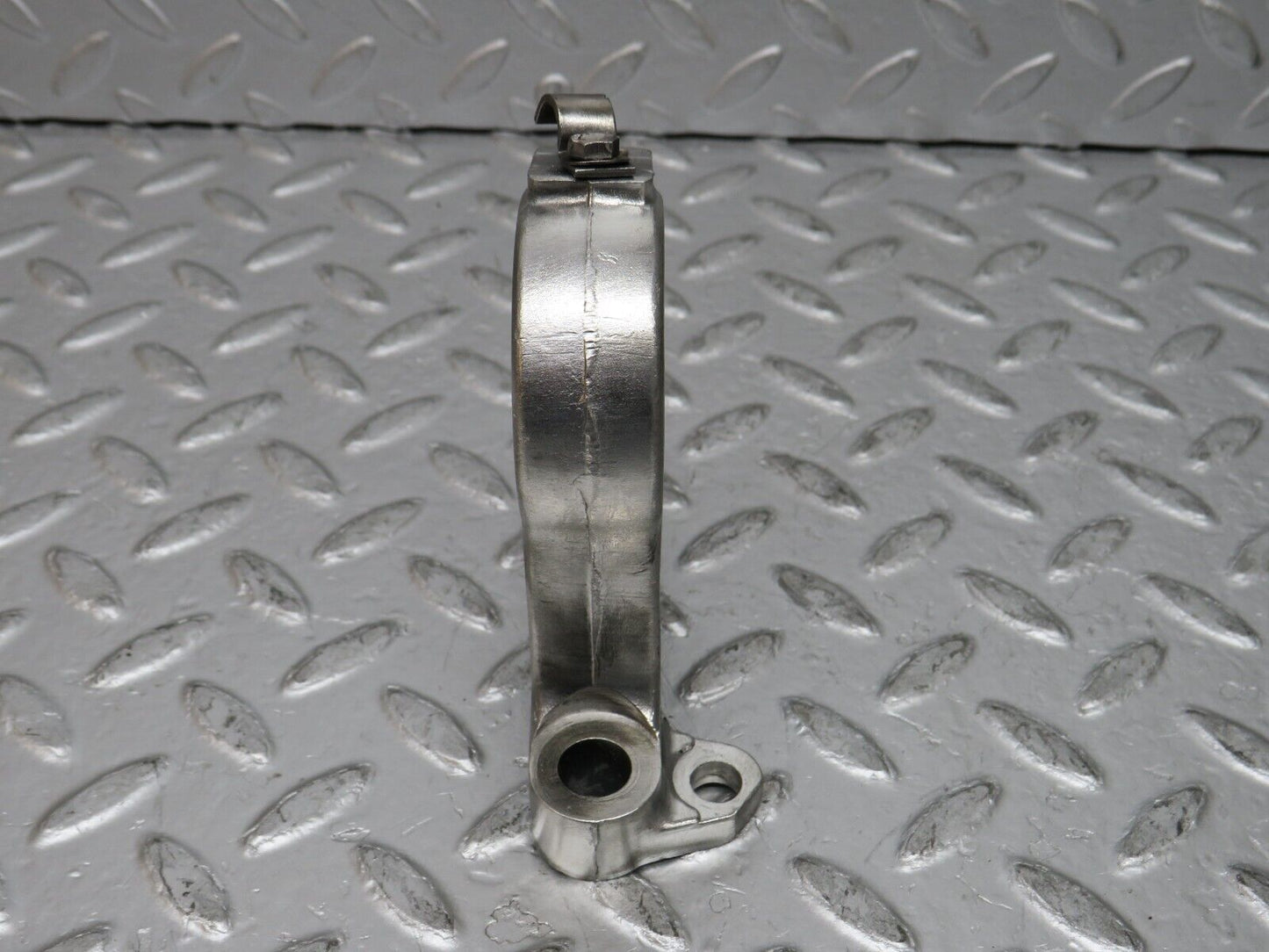 0257 Mercedes-Benz W123 220D Camshaft Tower Bearing 6210511216