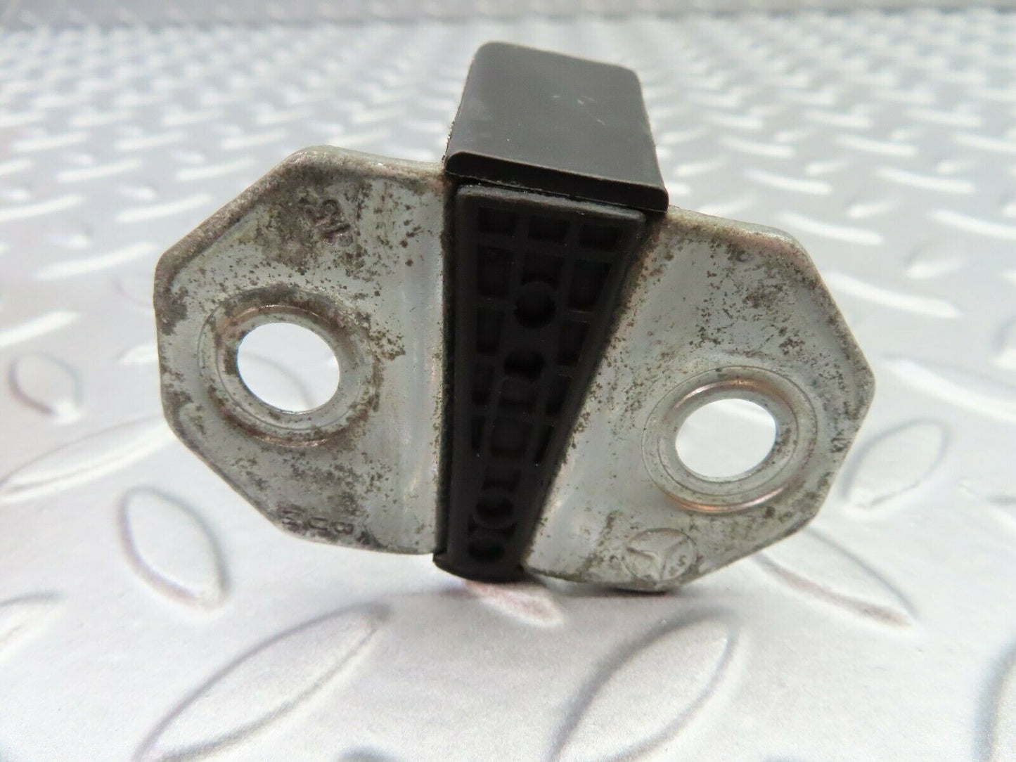 6757 Mercedes-Benz S124 E220 Wagon Door Lock Latch