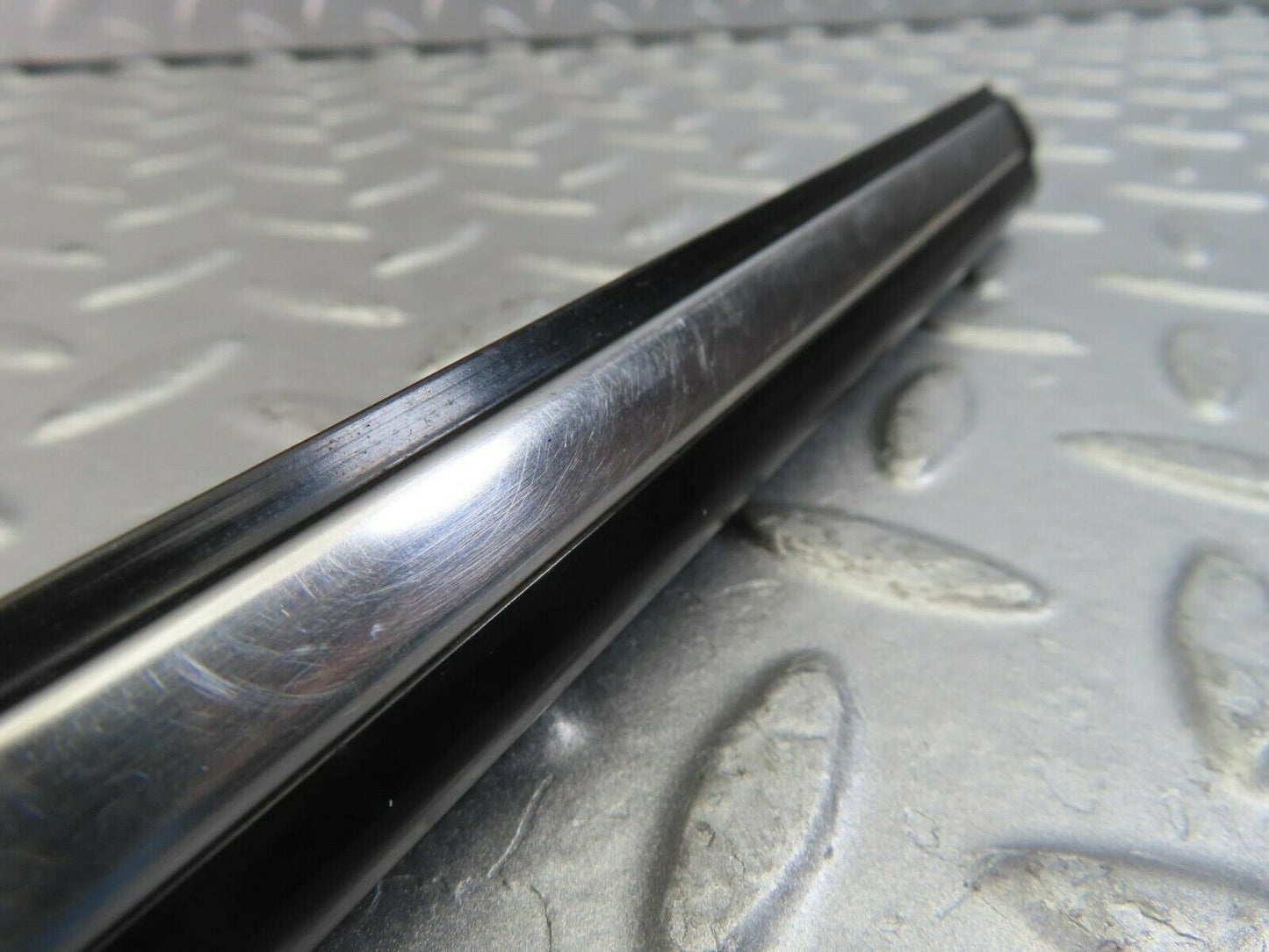 10278 Mercedes-Benz W123 Rear Left Door Centre Moulding Trim