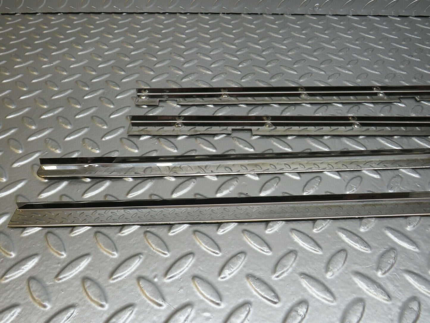24400 Mercedes-Benz S124 220TE Wagon Sunroof Chrome Trim Set