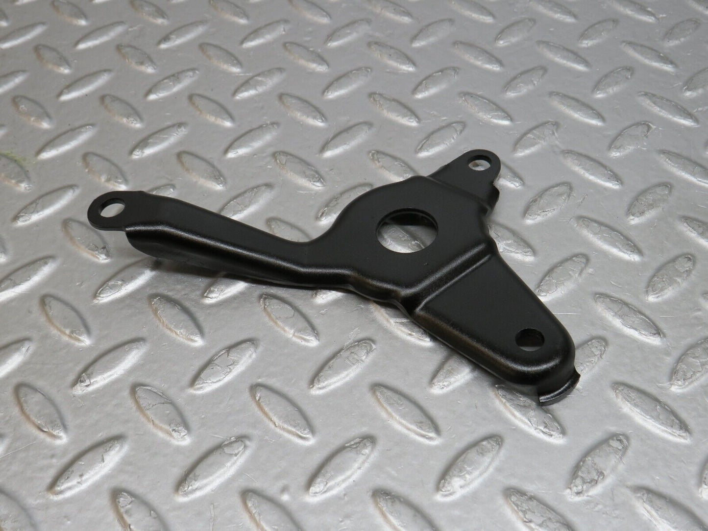 38114 Mercedes-Benz A124 320E Belt Tensioner Strut Bracket 1042020040