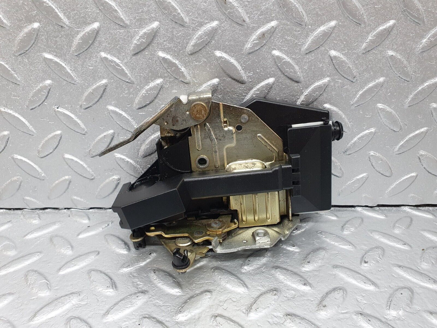 42220 Mercedes-Benz R129 320SL Coupe Left Door Lock Mechanism