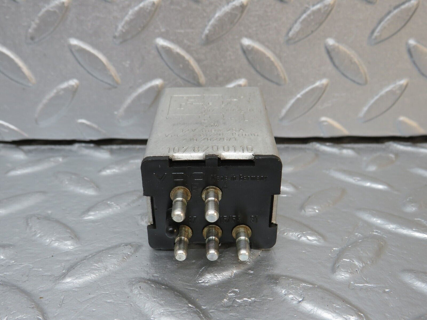 39828 Mercedes-Benz R107 350SL Heated Window Relay 1078200110