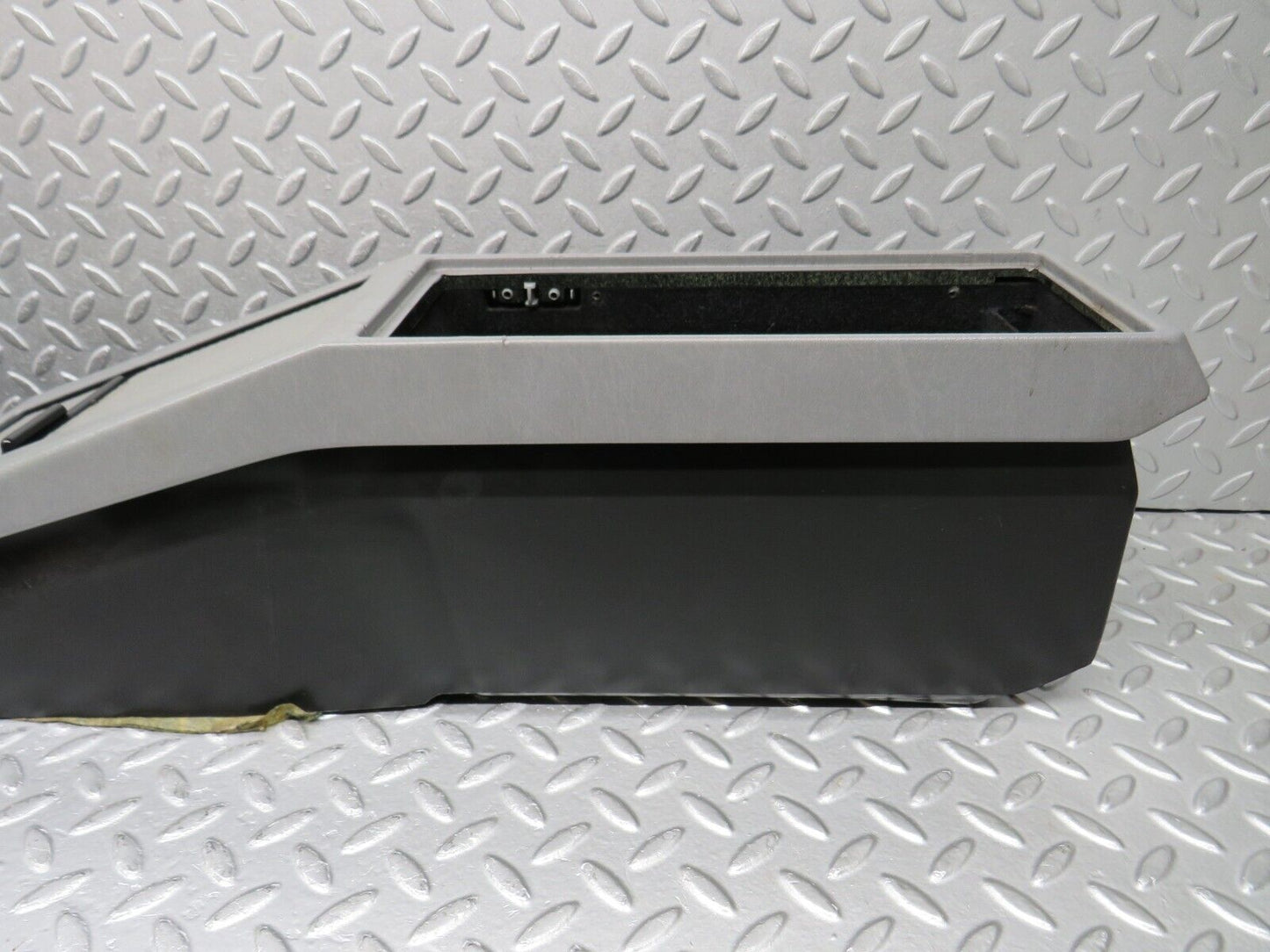 39554 Mercedes-Benz R129 320SL Coupe Centre Console 1296830000
