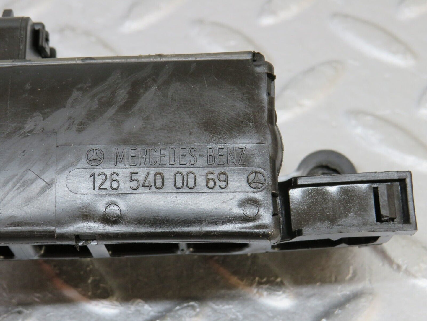 36033 Mercedes-Benz W126 420SE Cable Wire Distributor Connector 1265400069