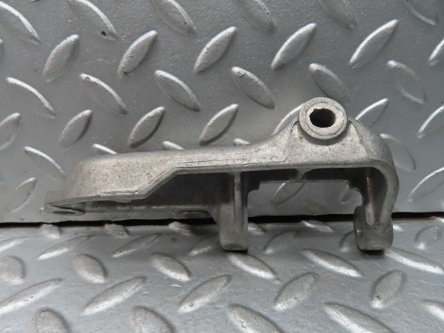 19554 Mercedes-Benz C140 CL420 Coupe Alternator Generator Bracket 1191553235