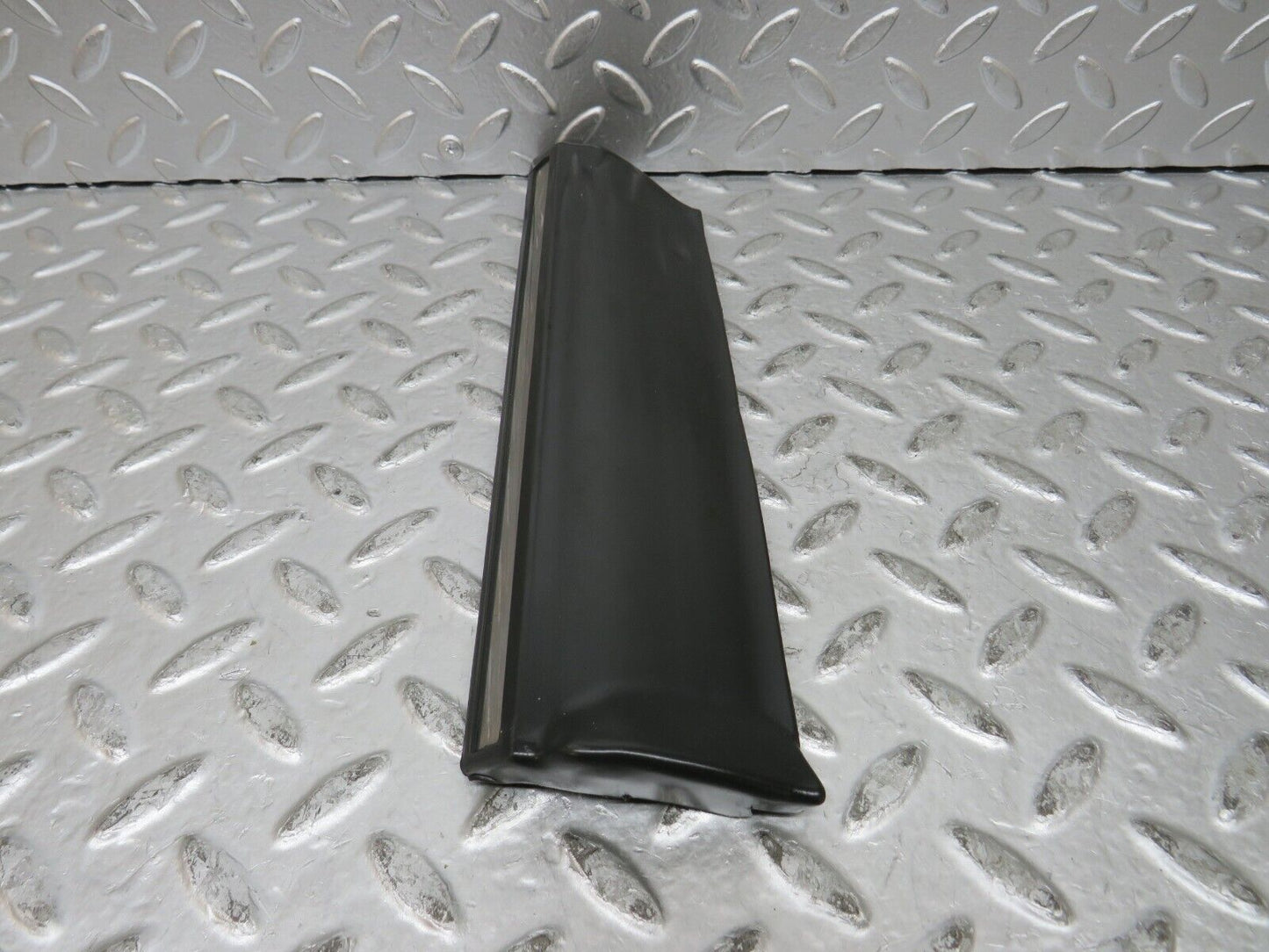 32004 Mercedes-Benz W123 230E Front Right Fender Wing Lower Moulding Trim