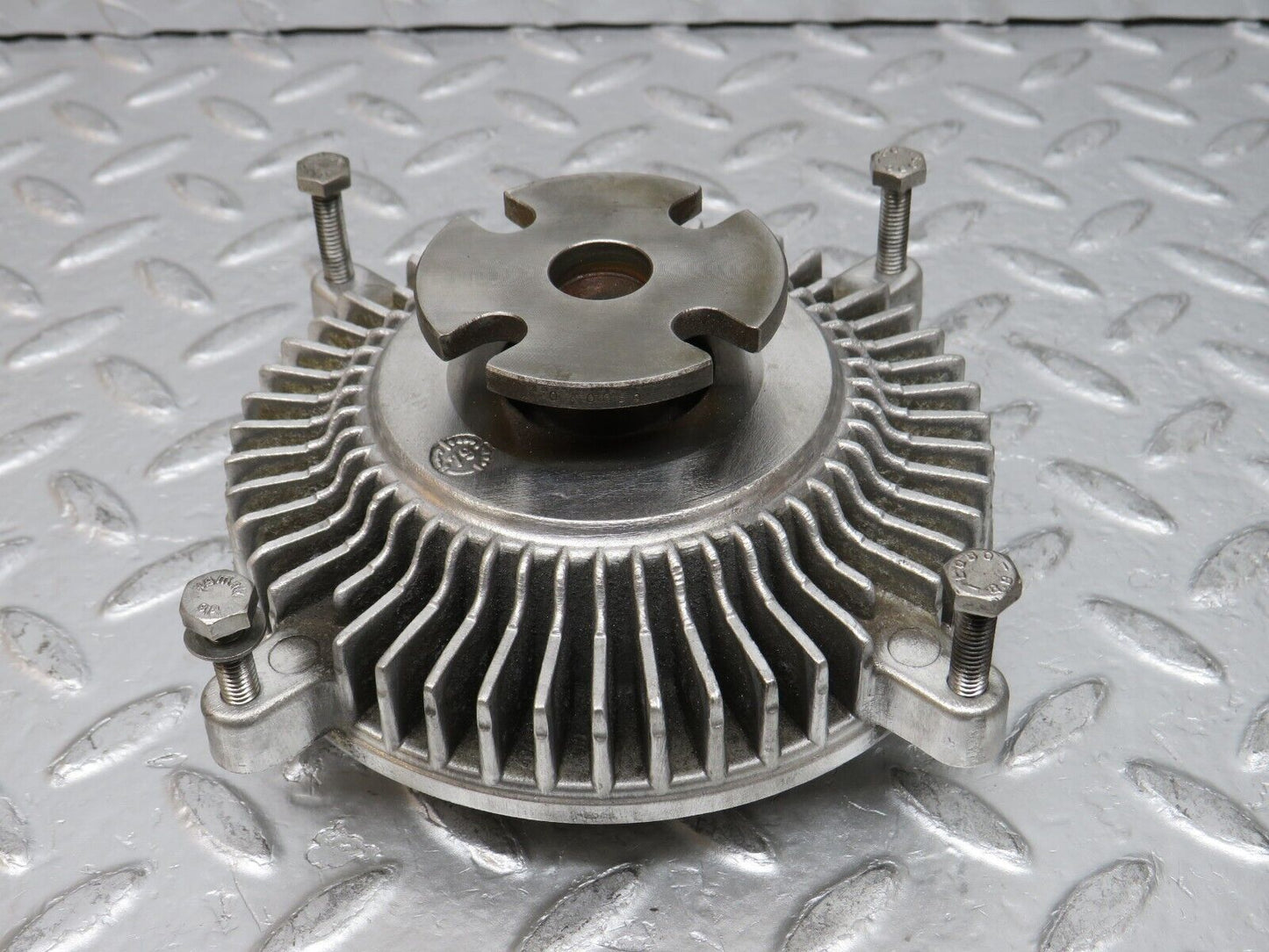 0069 Mercedes-Benz W116 350SE Engine Cooling Fan Clutch 1162000122