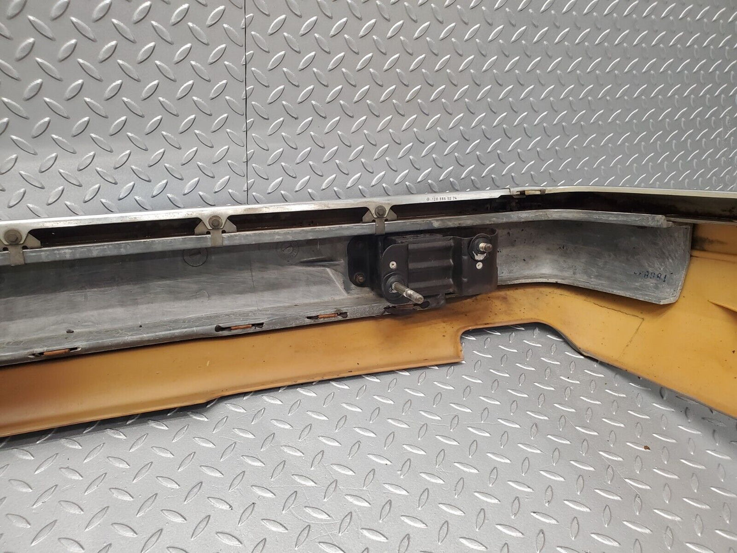 46074 Mercedes-Benz W126 420SE Rear Bumper 1268851105