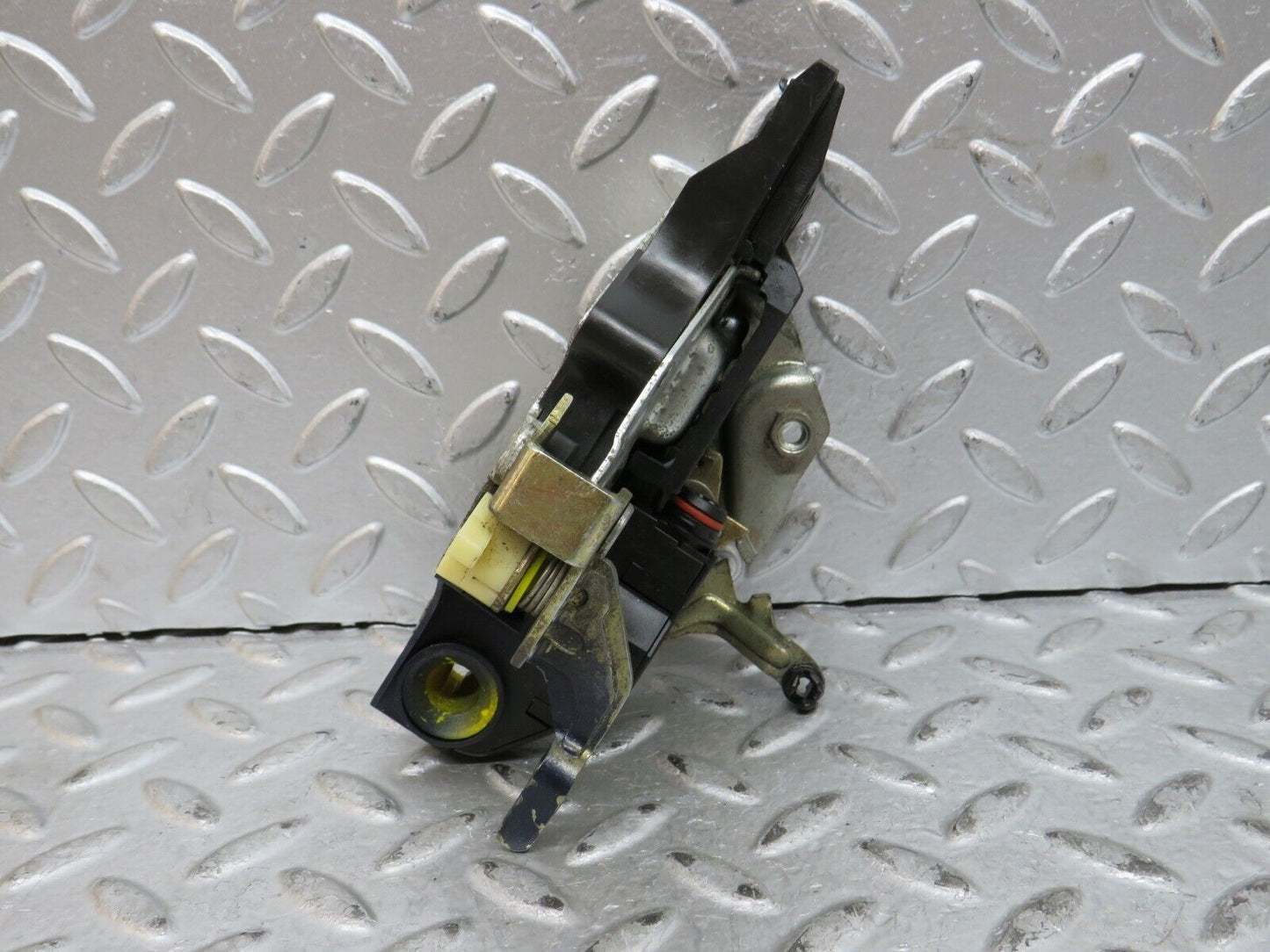 29049 Mercedes-Benz C124 320CE Coupe Left Door Lock Mechanism 1248213551