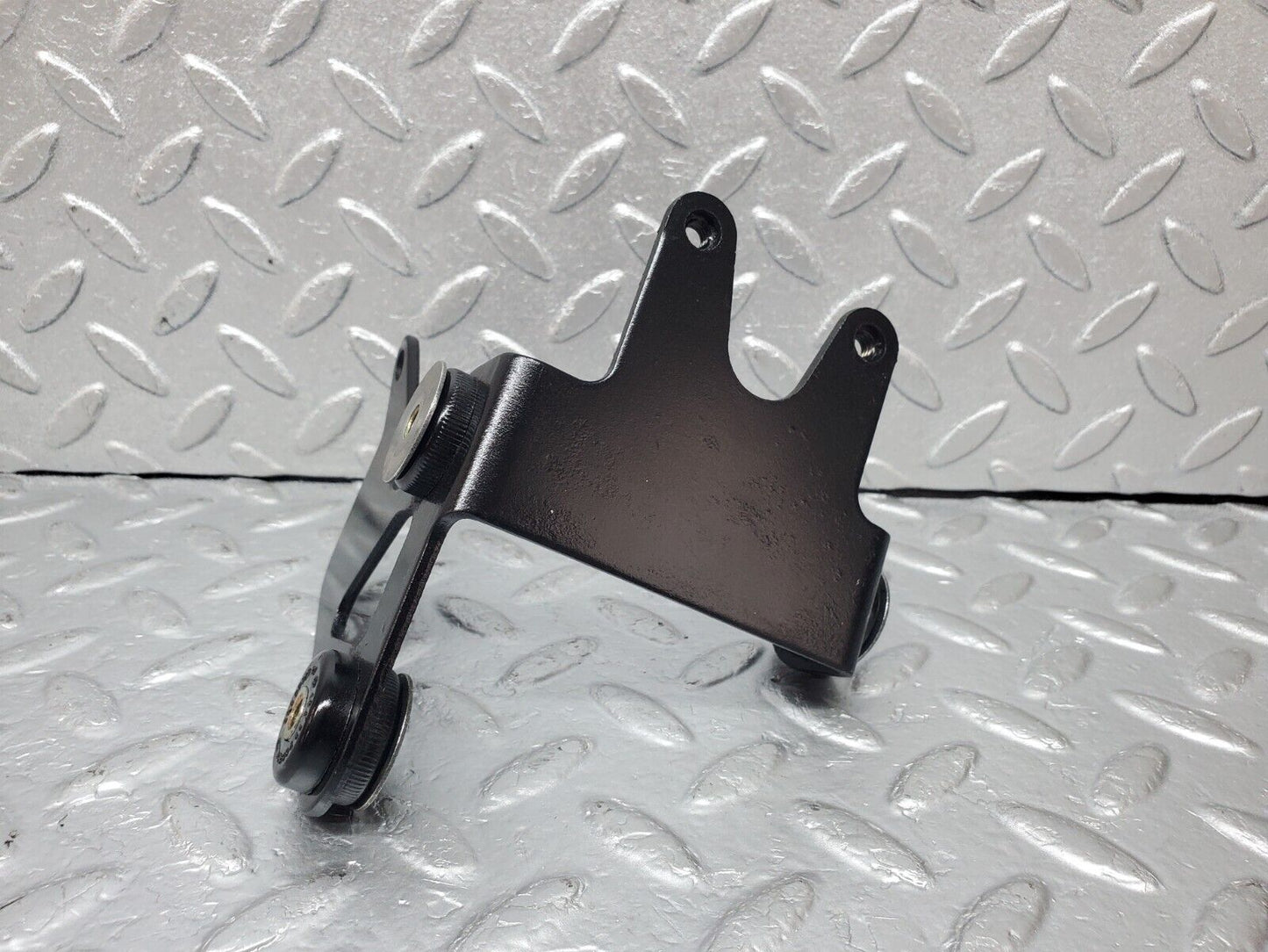 45296 Mercedes-Benz R129 300SL Coupe Heating Water Pump Bracket