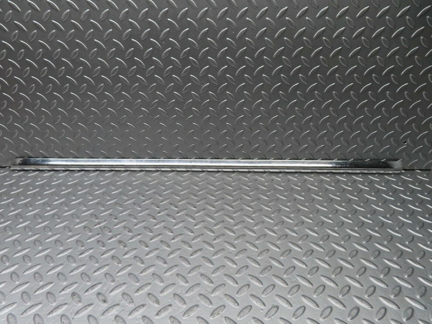 20957 Mercedes-Benz W114 250CE Coupe Left Door Chrome Moulding Trim