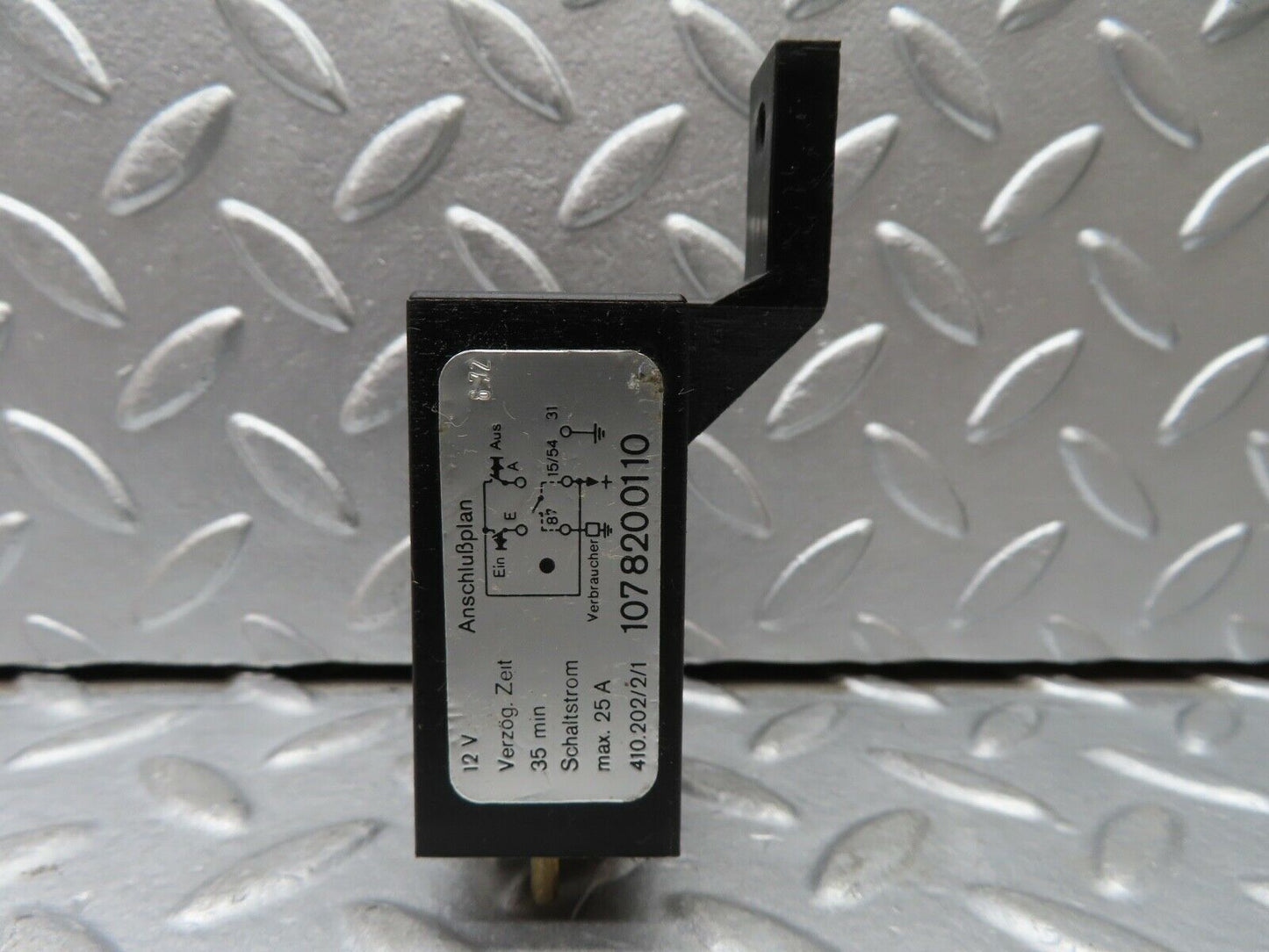 20322 Mercedes-Benz W114 280CE Coupe Rear Heated Window Relay 1078200110
