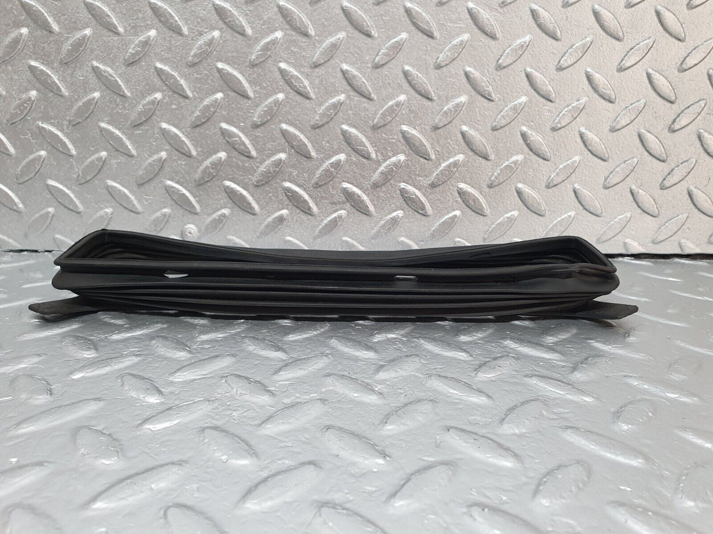 42932 Mercedes-Benz W201 190 Heater Blower Rubber Seal 023982/3