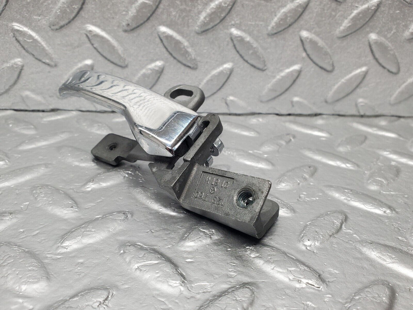 46467 Mercedes-Benz C123 280CE Coupe Left Interior Door Handle 1237600161