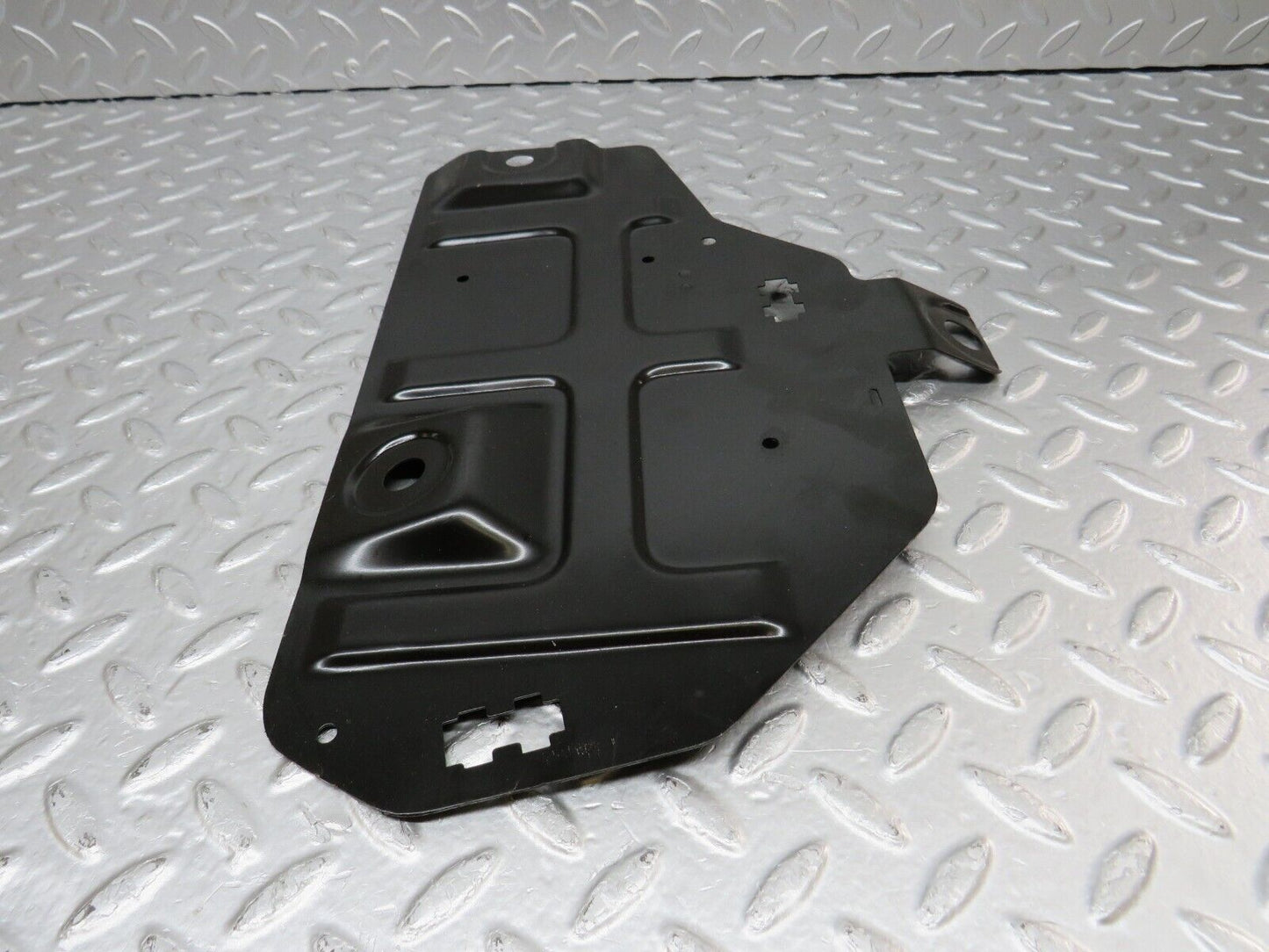 34206 Mercedes-Benz W124 260E Under Dash Relay Bracket Left Side
