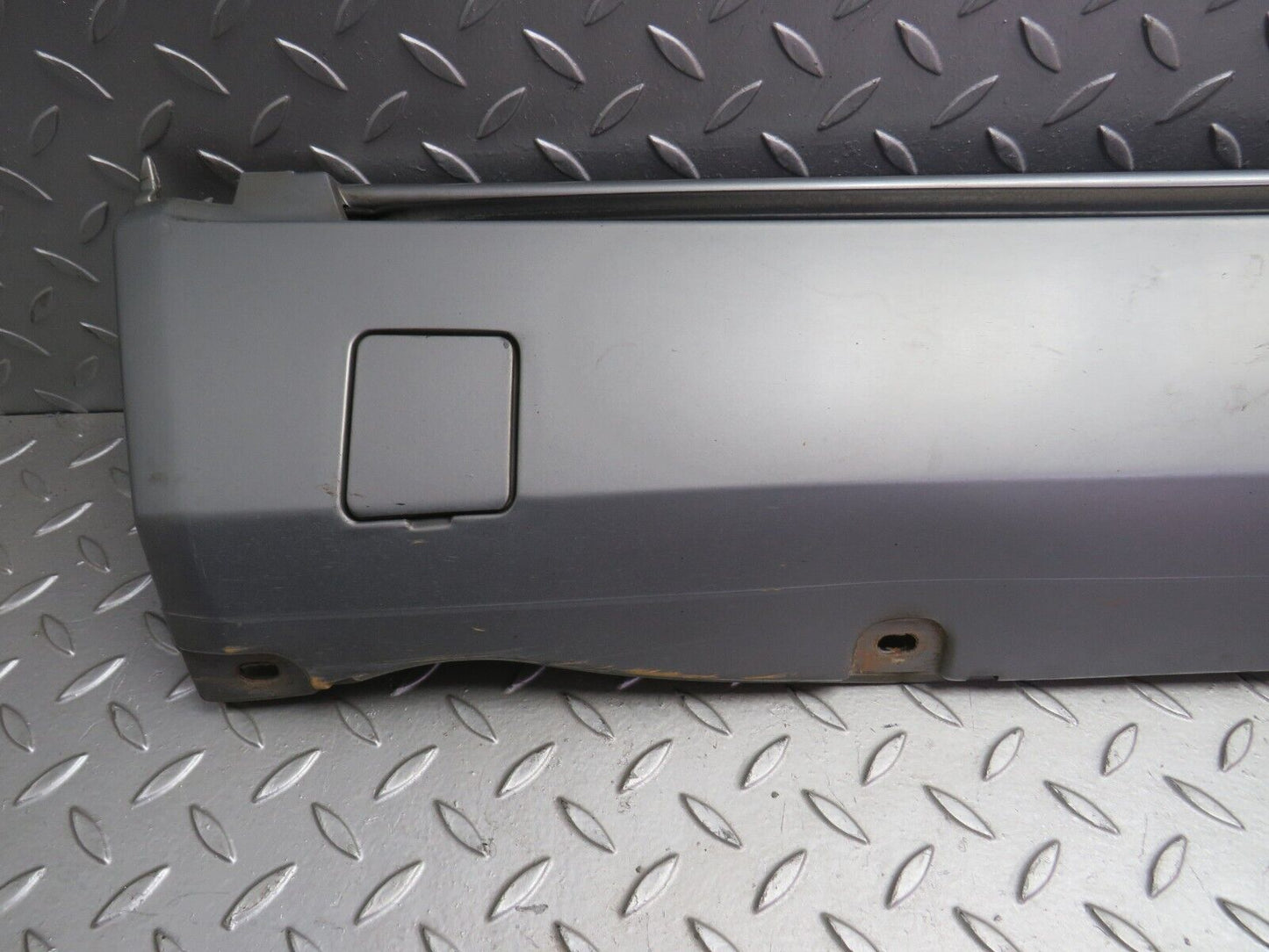 31829 Mercedes-Benz W201 190LE 1.8L Side Skirt Right Side